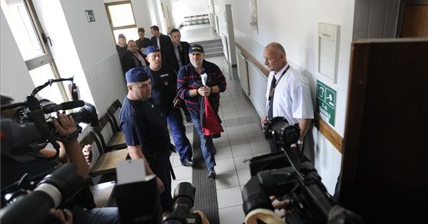 Lagzi Lajcsi felesége akár 100 millió forintra perelheti a magyar államot