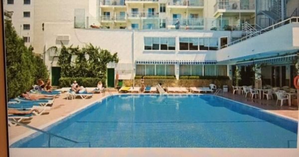 300 vendég volt a Mallorcán beomlott hotelben