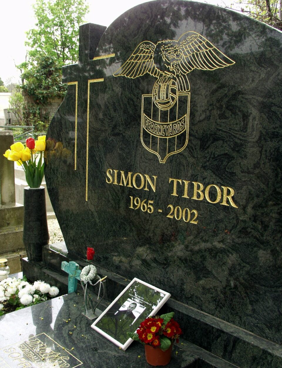 Koponyatörésekkel vitték kórházba a legendát, két és fél napig küzdöttek az életéért – 20 éve hunyt el Simon Tibor
