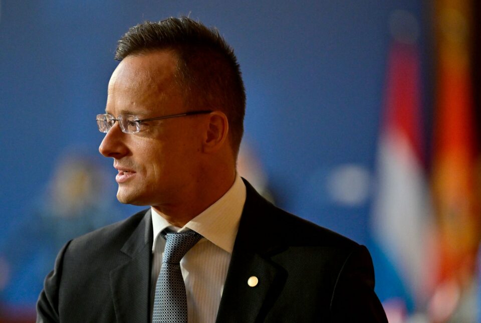 Irreálisnak és erkölcstelennek látják uniós diplomaták, hogy Szijjártó 15-18 milliárd eurót várna az olajembargóért