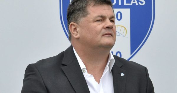 Pech: amikor luxusnyaralót vett Dubajban Nyerges Zsolt, még nem tudott a zavaró, homokos szélről,