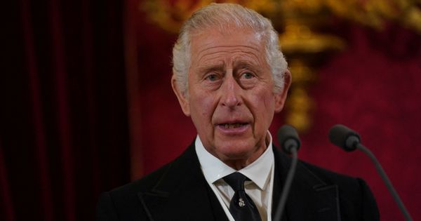 Valami komoly baj van III. Károly körül?