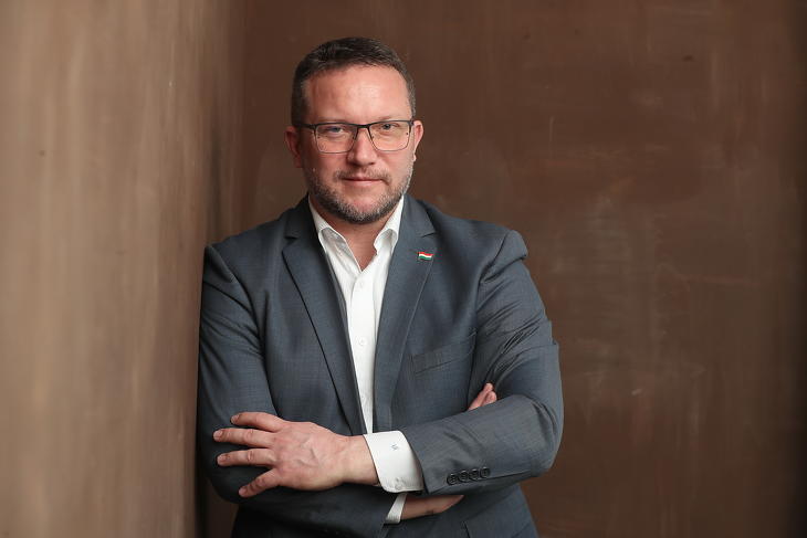 Ujhelyi István: fél éven belül eldőlhet Magyarország EU-kilépése
