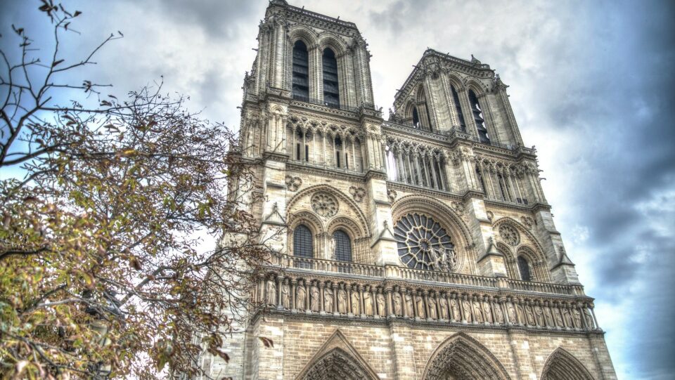 Felnyitották a Notre-Dame alatt talált szarkofágokat
