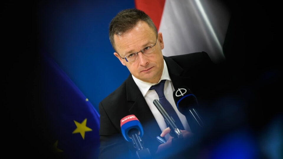 Szijjártó Péter: Ukrajna kisebbségi jogokat csorbító döntései megnehezítik Kijev támogatását