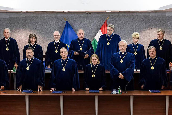 Egy alkotmánybíró neve is előkerült a Schadl-ügyben, az ügyészség nem indult el ezen a szálon