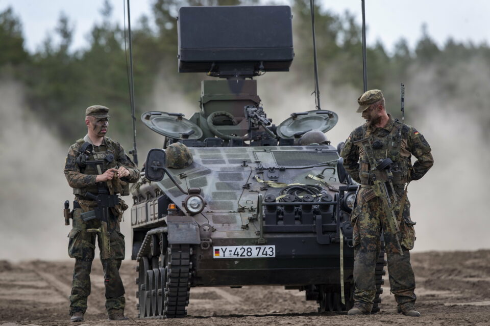 Fél a világ: Putyin nem csak ukrán területeket akar – 300 ezer katonát küldene az orosz határra a Nato