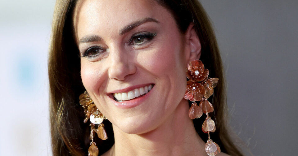 Katalin hercegné élete legszebb ruhájában lépett a Bafta-gála vörös szőnyegre