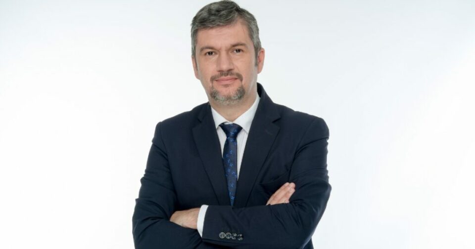 Hadházy Ákos kiderítette luxusgéppel repültek Tusványosra