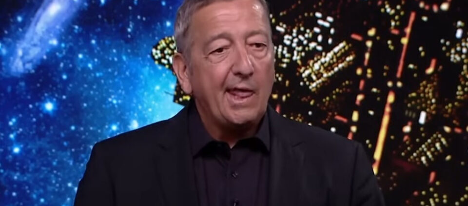 Lebénult Bayer Zsolt fél arca