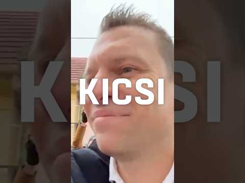Kicsi vagyok, ha megnövök, beléd rúgok!
