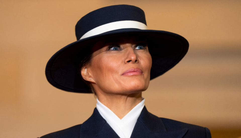 Melania Trump beiktatáson viselt ruhája sokkal beszédesebb, mint azt gondolnád