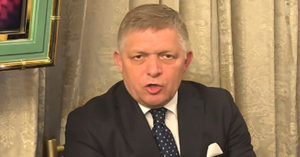 Orbán elvtársa napokon belül megbukhat: Robert Fico elvesztette a parlamenti többségét