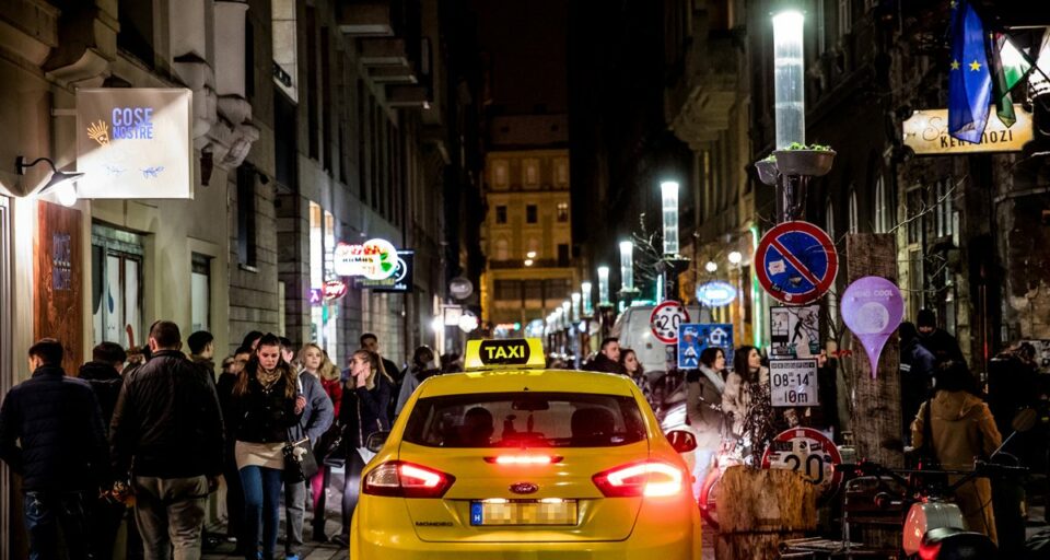 Megölték az édesanyját a bombával fenyegetőző borsodi kamasznak