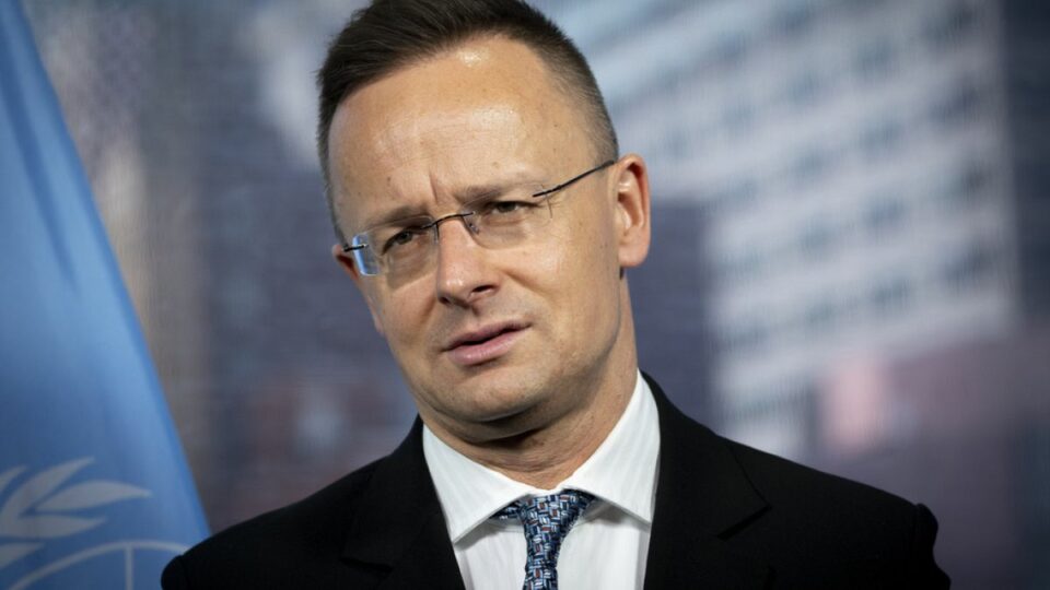 Szijjártó: “Brüsszelben kígyót-békát kiabáltak” Trumpra